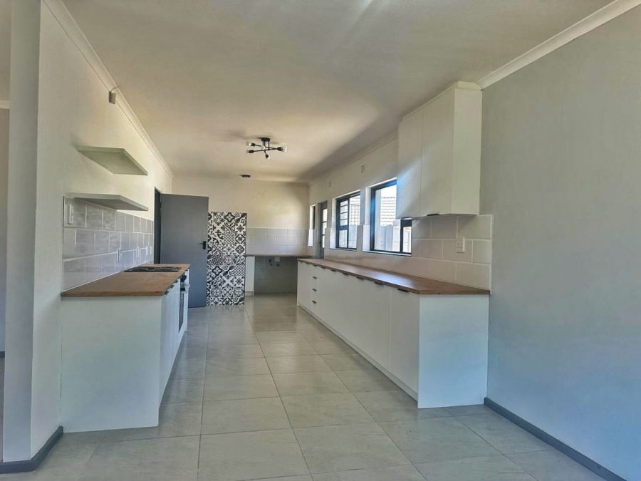 4 Bedroom Property for Sale in Panorama Western Cape